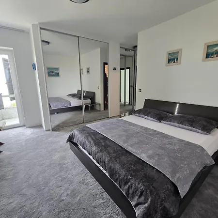 Daire Luxury With Private Pool And 2 Bedrooms In Bay View