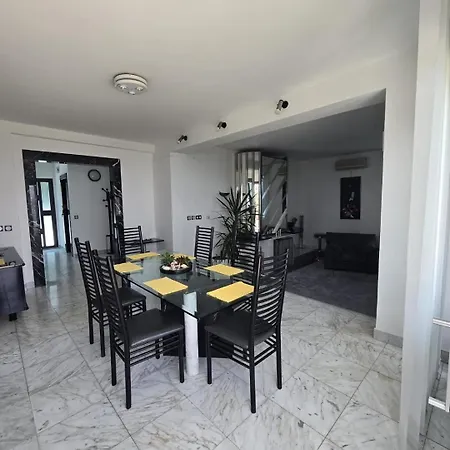 Daire Luxury With Private Pool And 2 Bedrooms In Bay View *