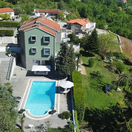 Luxury With Private Pool And 2 Bedrooms In Bay View شقة *