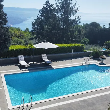 Luxury With Private Pool And 2 Bedrooms In Bay View 오파티아