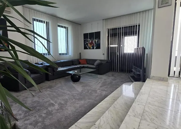 Luxury With Private Pool And 2 Bedrooms In Bay View * 오파티아