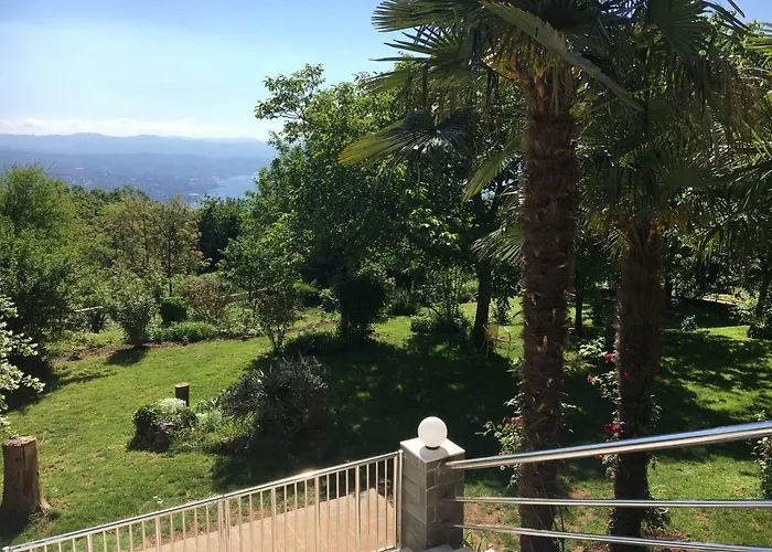Luxury With Private Pool And 2 Bedrooms In Bay View Apartment Opatija