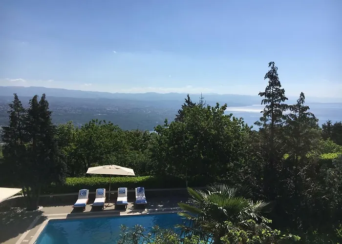 Luxury With Private Pool And 2 Bedrooms In Bay View