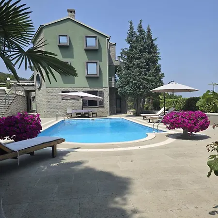 Luxury With Private Pool And 2 Bedrooms In Bay View Abbázia